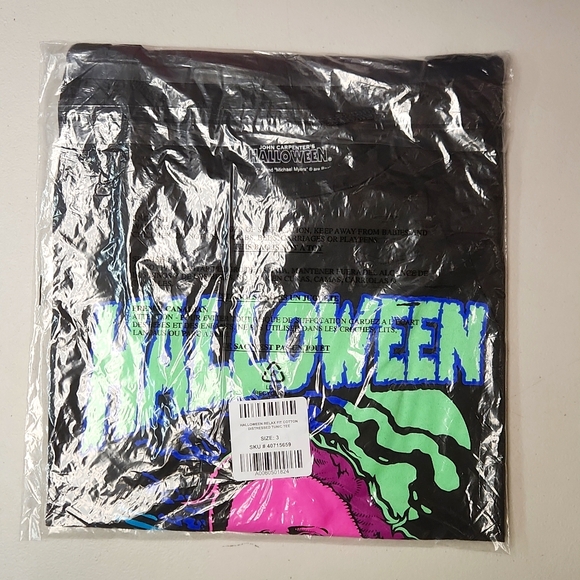 ❤️NWT VINTAGE TORRID TEE - MICHAEL MEYERS DISTRESSED TUNIC - HALLOWEEN MOVIE - Picture 5 of 16